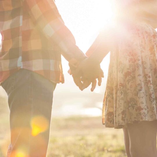 https://rafaelyfernanda.com/wp-content/uploads/2015/09/couple-cover-image-holding-hands-540x540.jpg